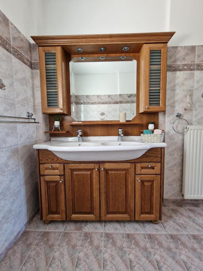 Villa Liana : Luxury Villa With Fantastic Sea View, Near Airport Porto Rafti Exterior photo
